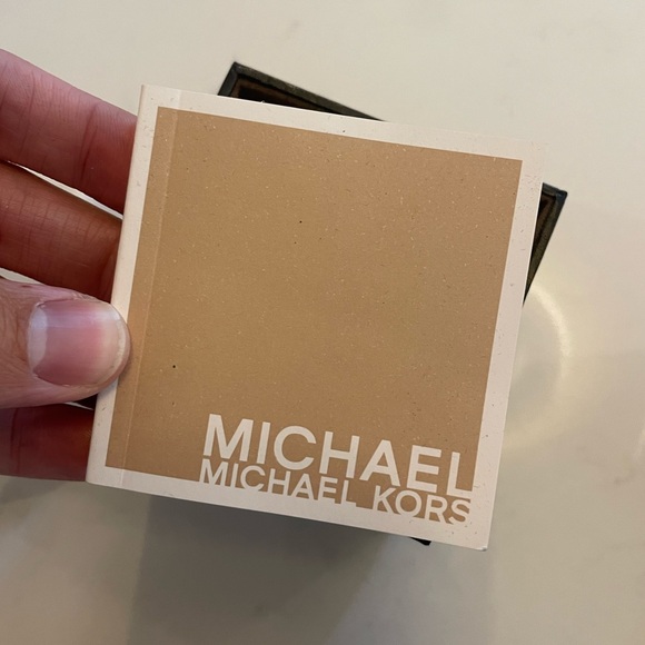 Michael Kors MK2259 slim runway watch - Picture 7 of 9